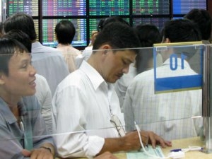 Phiên đầu tuần, 2 sàn cùng giảm điểm